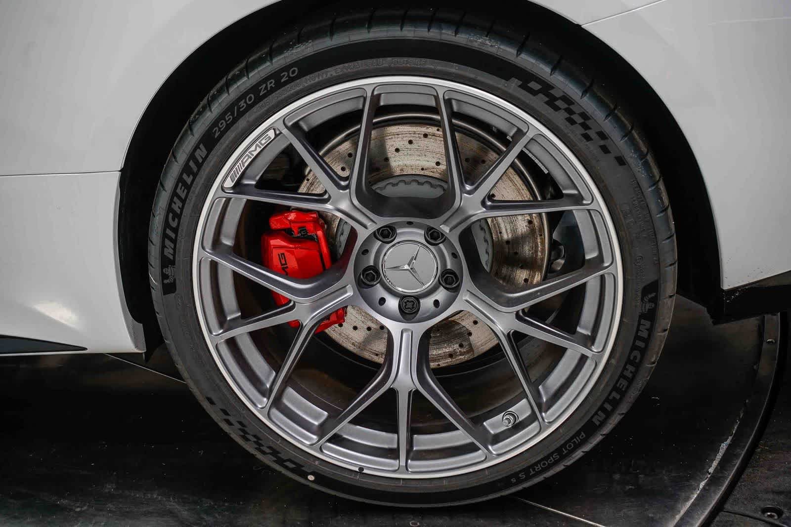 New 2026 MANUFAKTUR Moonlight White Metallic Mercedes-Benz AMG® CLE 53 image 10
