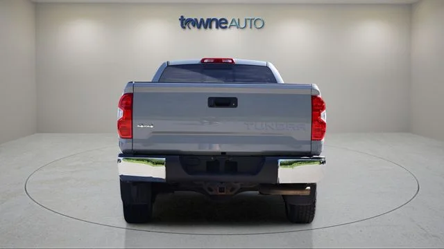 Used 2019 Gray Toyota SR5 image 5