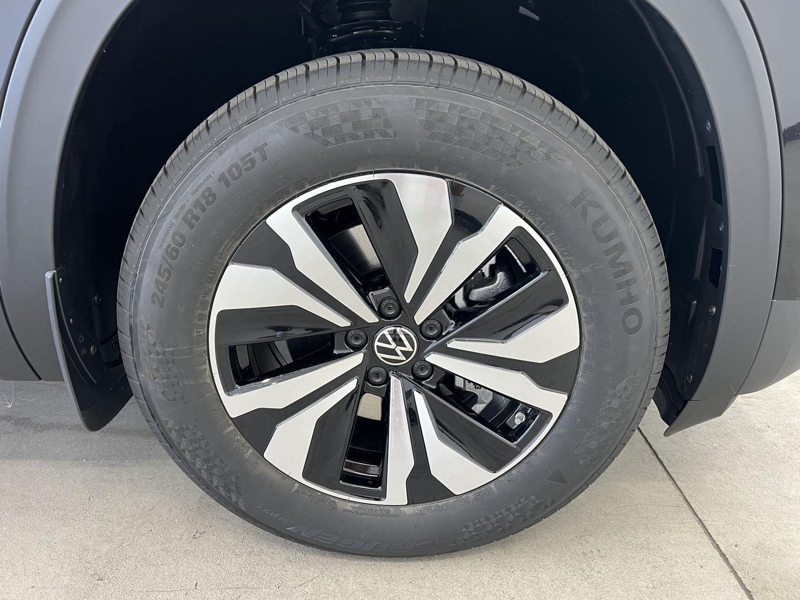 New 2026 Deep Black Pearl Volkswagen 2.0T SE image 8