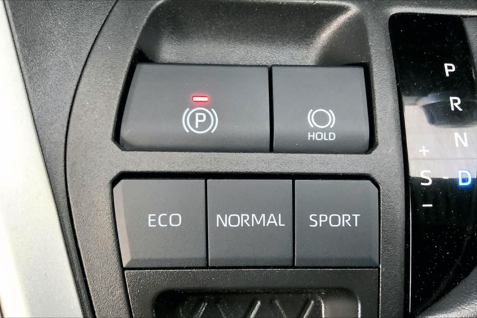 Used 2024 Silver Sky Metallic Toyota XLE Premium image 35
