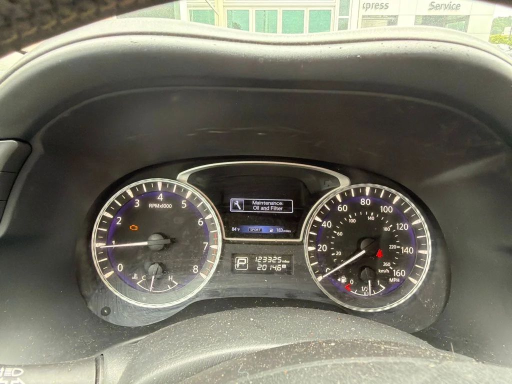 Used 2020 White INFINITI LUXE image 11