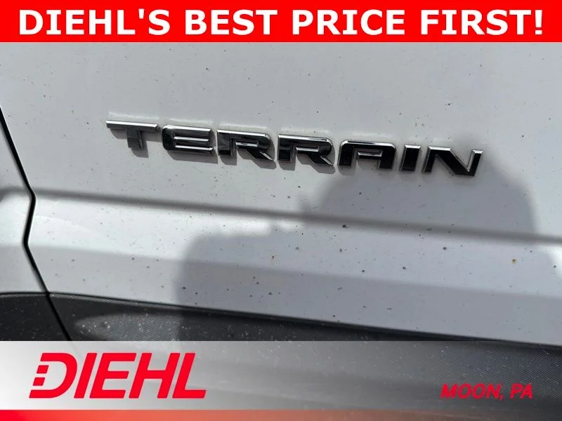 Used 2017 White GMC SLT image 8