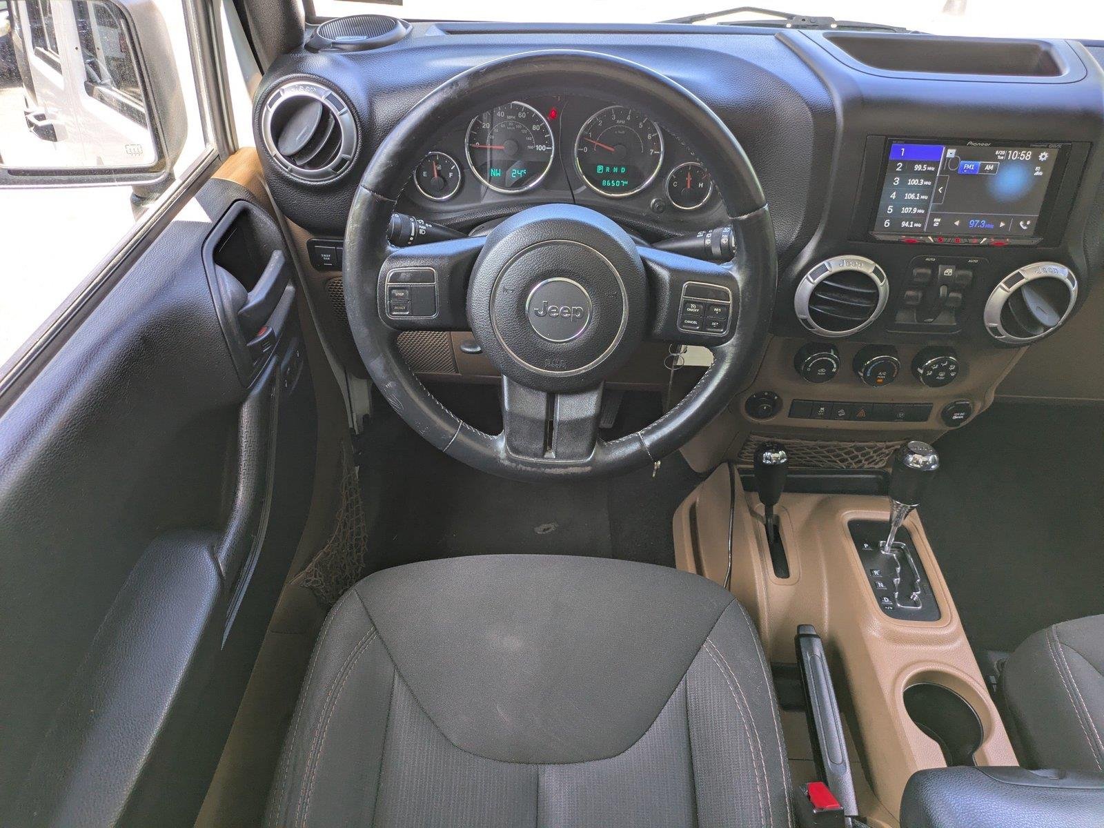 Used 2015 Bright White Clearcoat Jeep Rubicon image 16