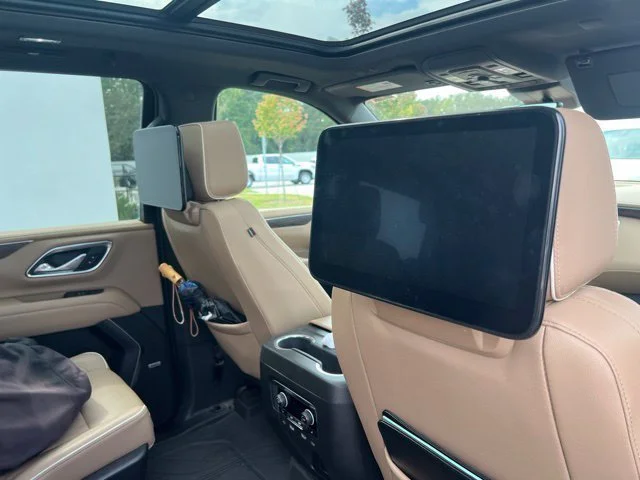 Used 2023 IRIDESCENT PEARL TRICOAT Chevrolet Premier image 18