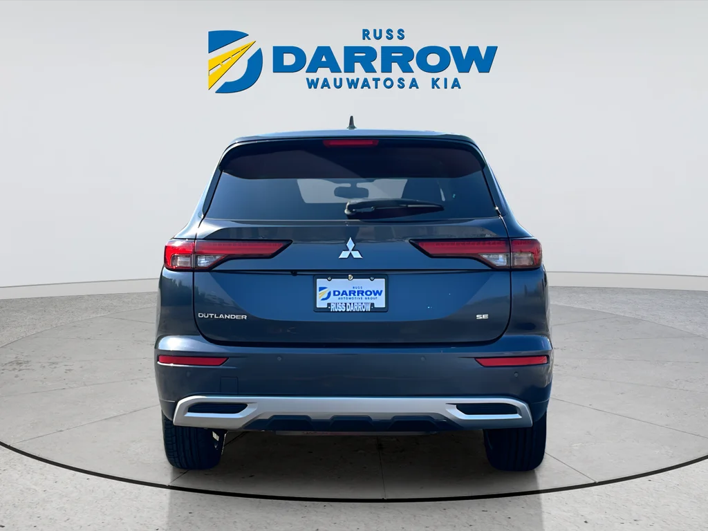 Used 2024 Gray Mitsubishi SE image 4