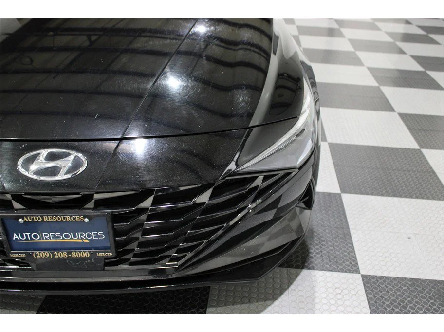 2023 Hyundai Elantra Limited - Photo 8