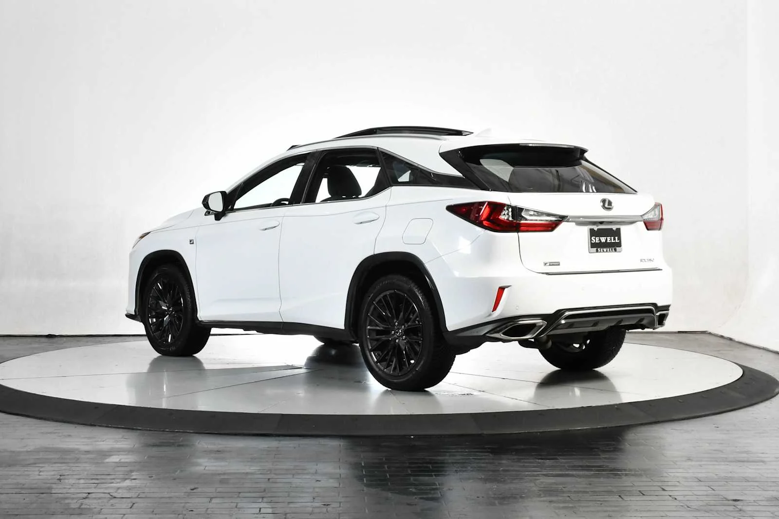 Used 2017 Ultra White Lexus  image 3