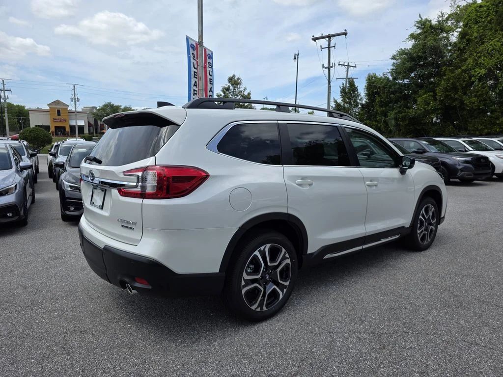 New 2026 CRYSTAL WHITE PEARL Subaru Limited 7-Passenger image 3