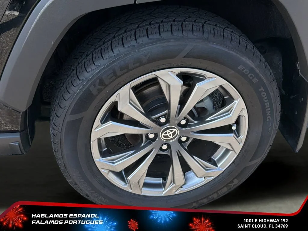Used 2022 Black Toyota XLE Premium image 32