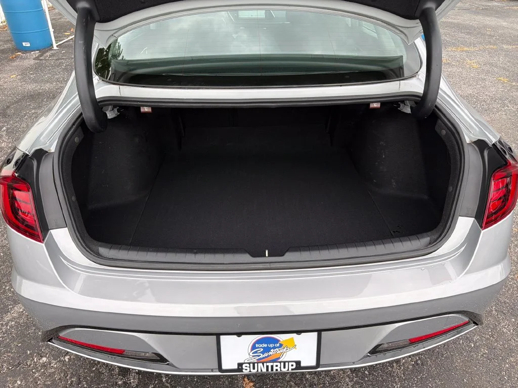 Used 2023 Silver Hyundai SEL image 40
