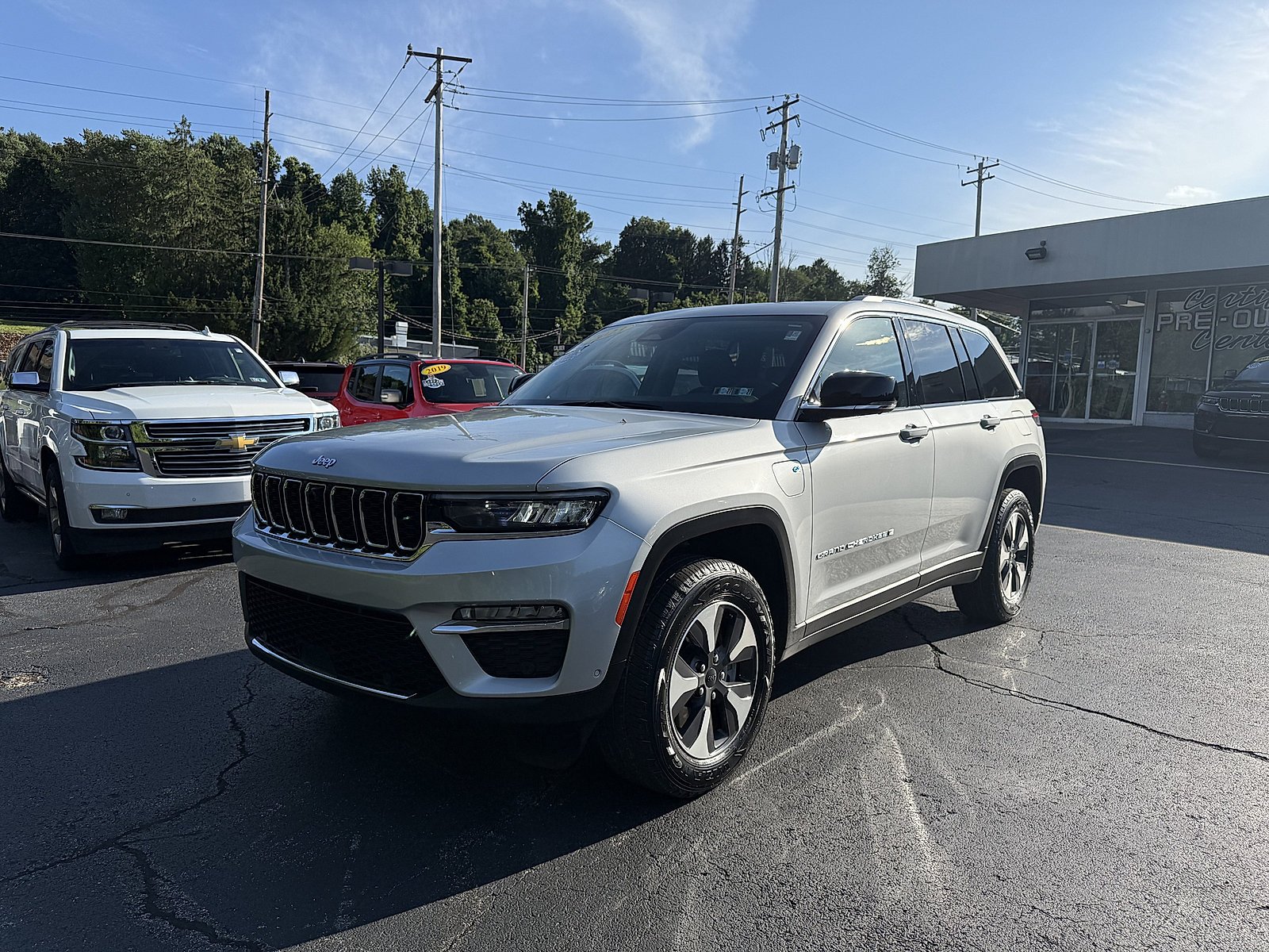 Used 2023 Silver Zynith Jeep BASE image 3