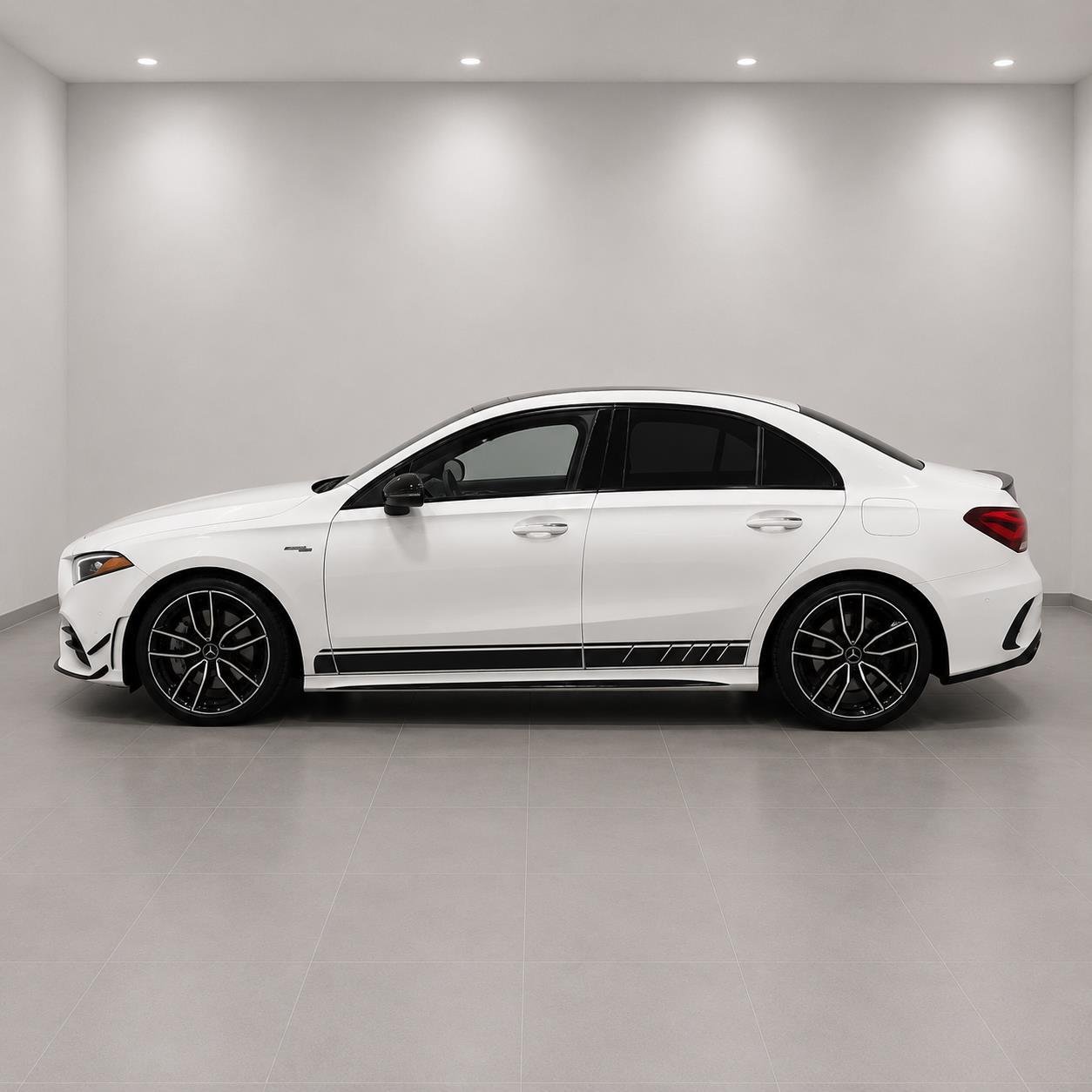Used 2021 WHITE MERCEDES  image 2
