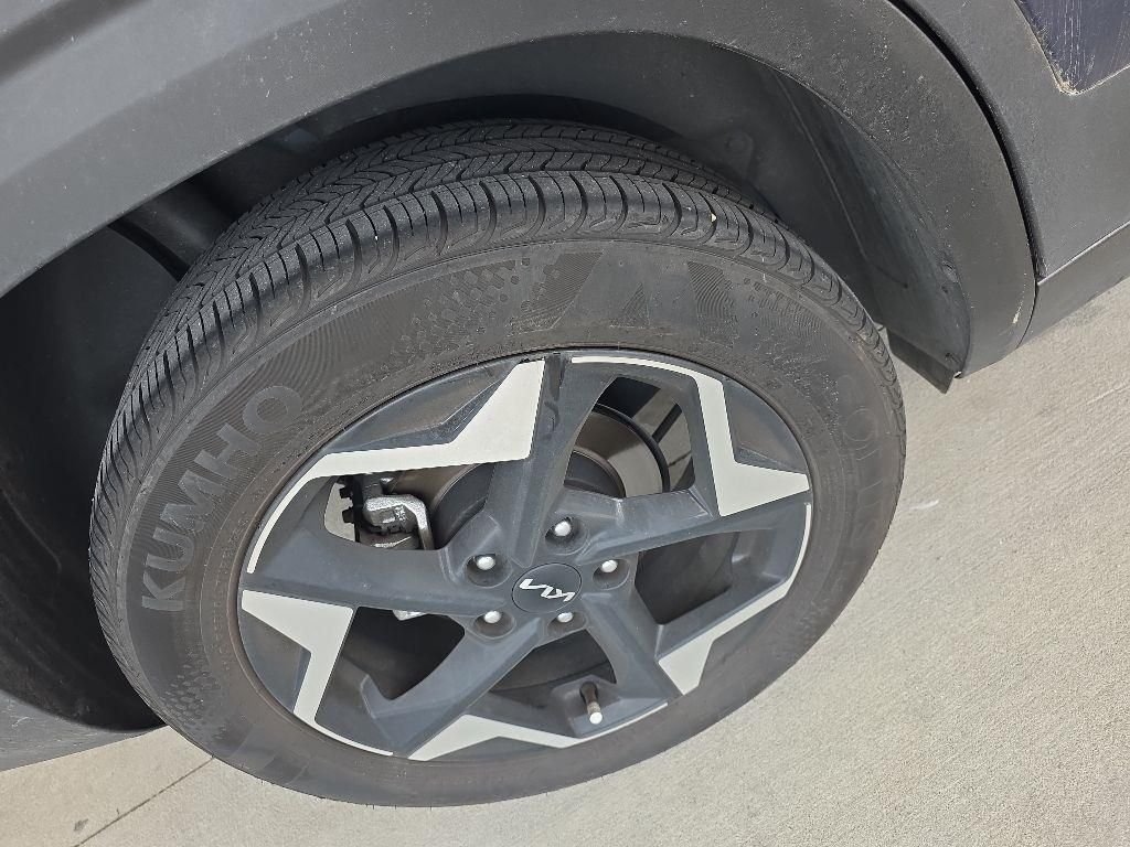 Used 2024 Blue Kia EX image 9