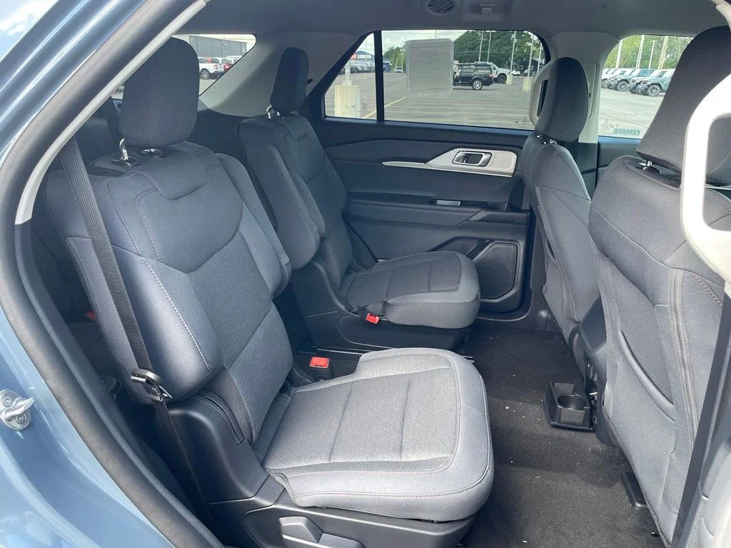 New 2026 Vapor Blue Metallic Ford Active image 33
