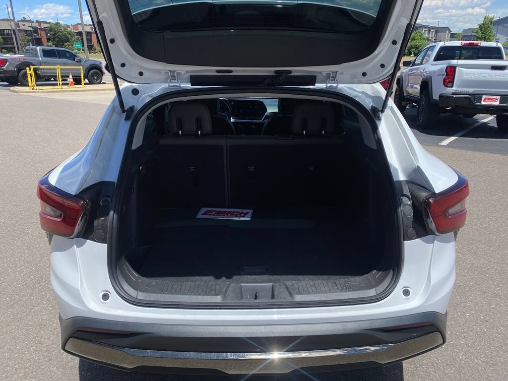 Used 2025 Summit White Chevrolet ACTIV image 23