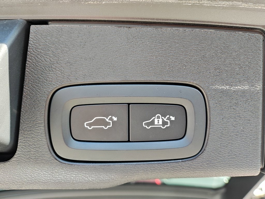 Used 2023 Gray Volvo Ultimate image 27