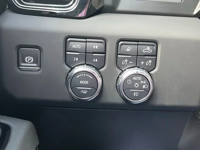 Used 2025 Summit White GMC AT4 image 34