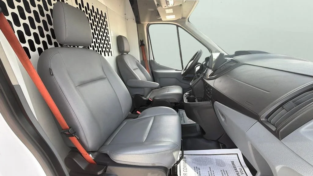 Used 2019 White Ford T-150 148" Med Rf 8600 GVWR Sliding RH Dr image 32