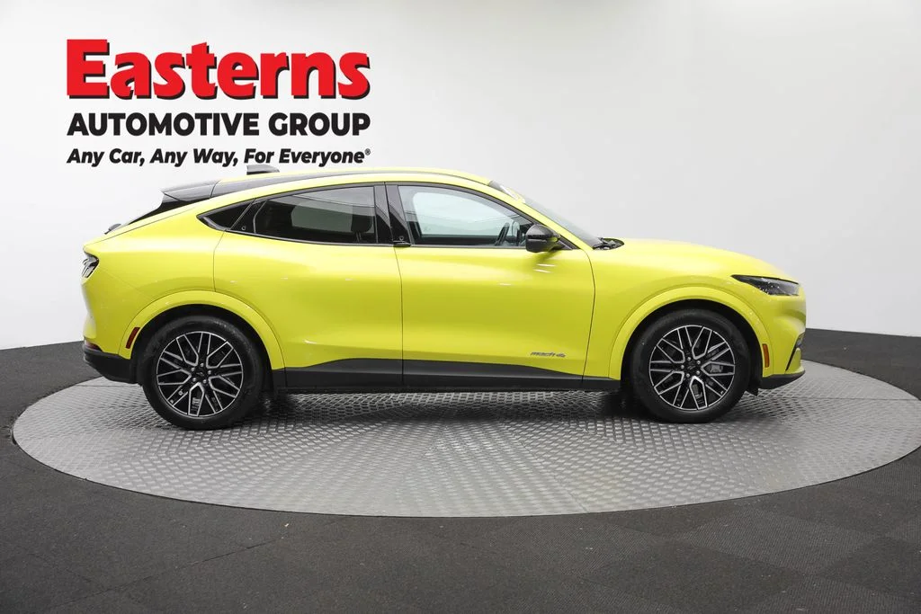 Used 2025 Yellow Ford Premium image 4