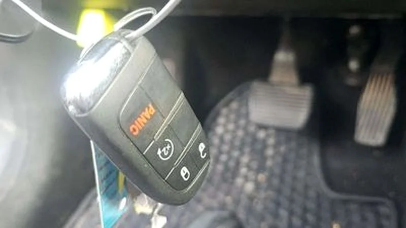 Used 2022 Gray Jeep Altitude image 20
