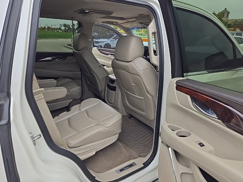 Used 2015 White Cadillac Luxury image 19
