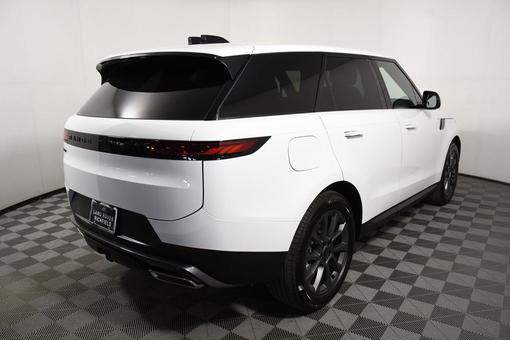 New 2026 Fuji White Land Rover SE image 6