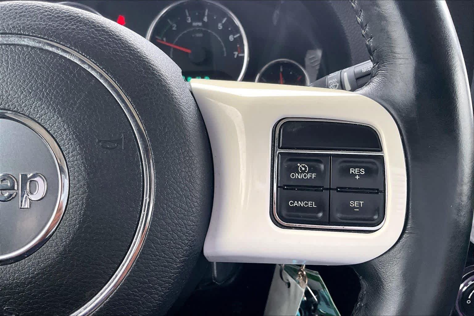 Used 2018 Xtreme Purple Pearlcoat Jeep Sport S image 23