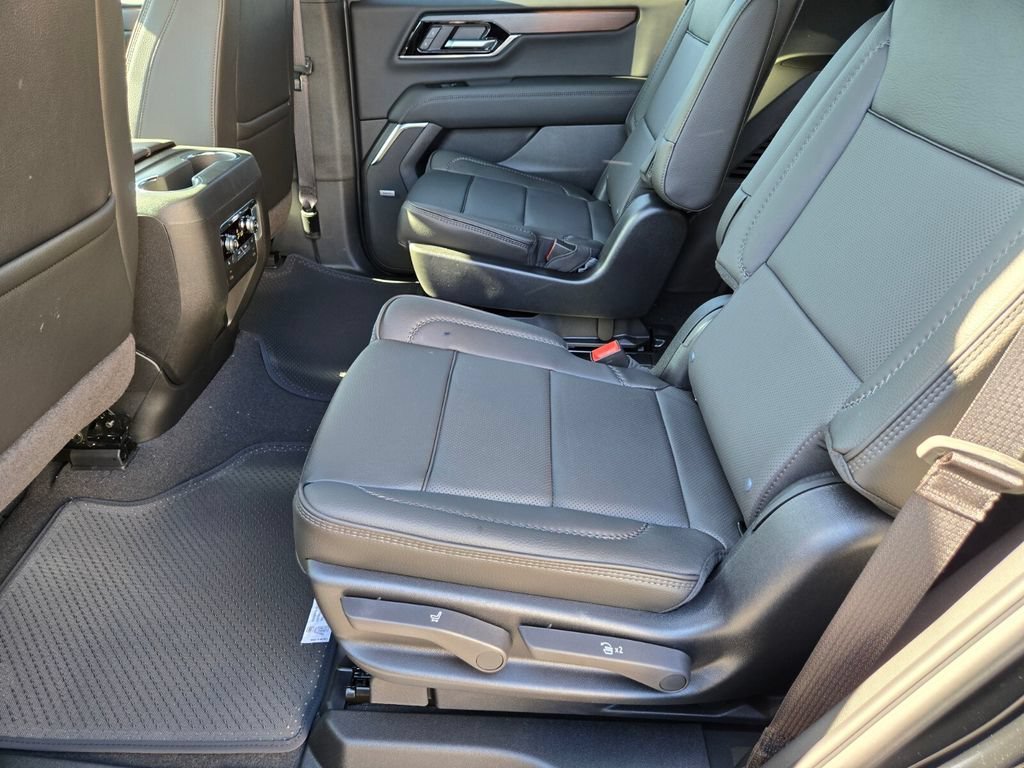 2026 GMC Yukon Denali - Photo 10