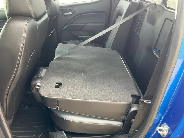 Used 2018 Blue Chevrolet Z71 image 27