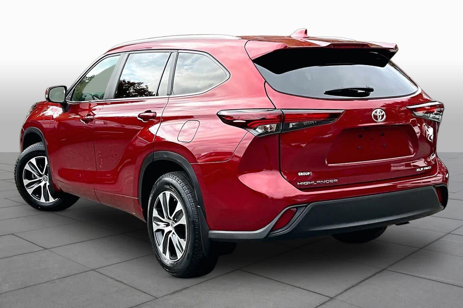 Used 2024 Ruby Flare Pearl Toyota XLE image 12