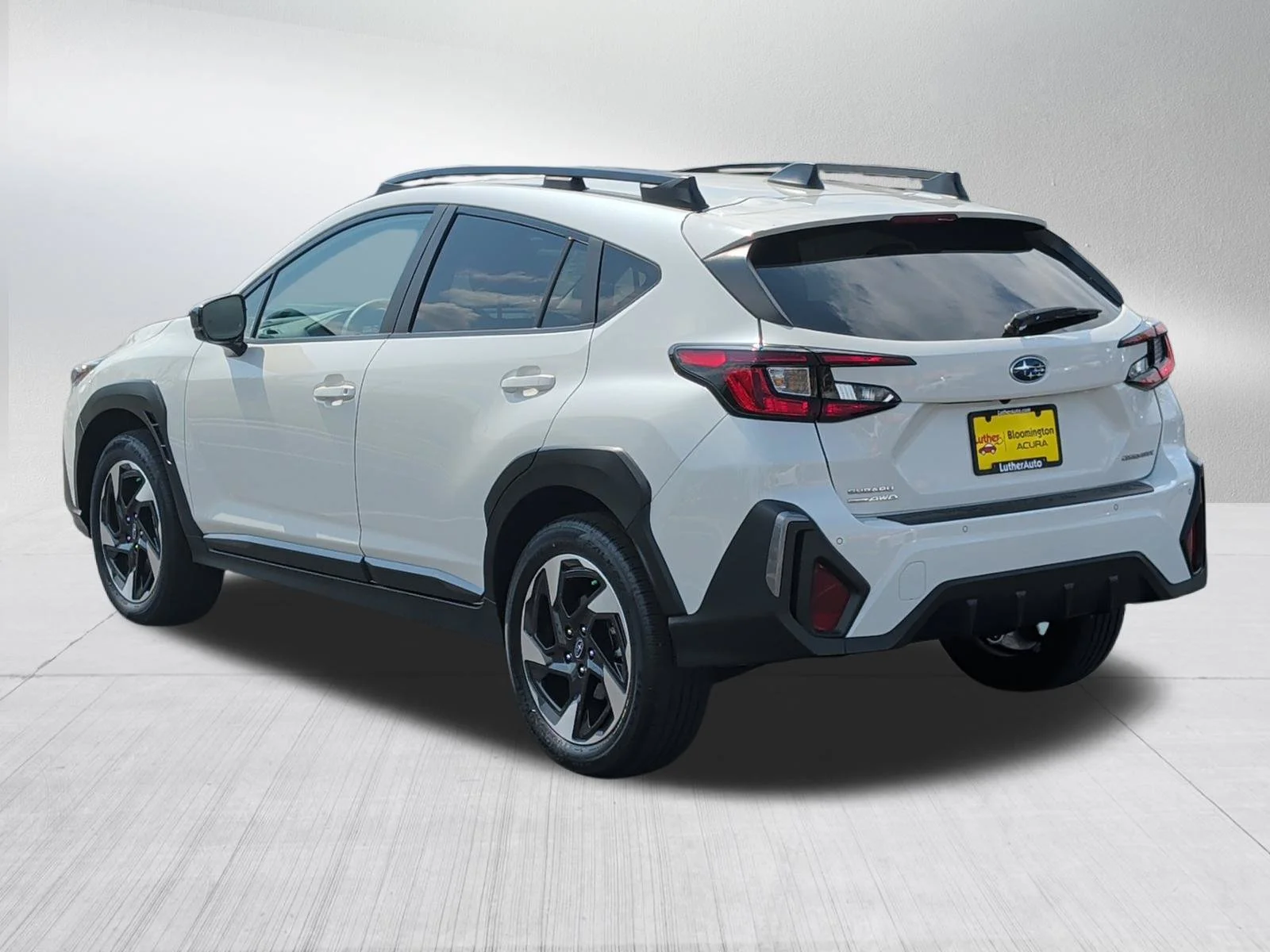 Used 2025 Crystal White Pearl Subaru Limited image 5