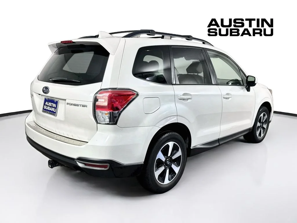 Used 2018 White Subaru 2.5i Premium image 7