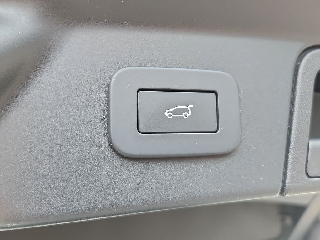 Used 2026 Fuji White Land Rover S image 29