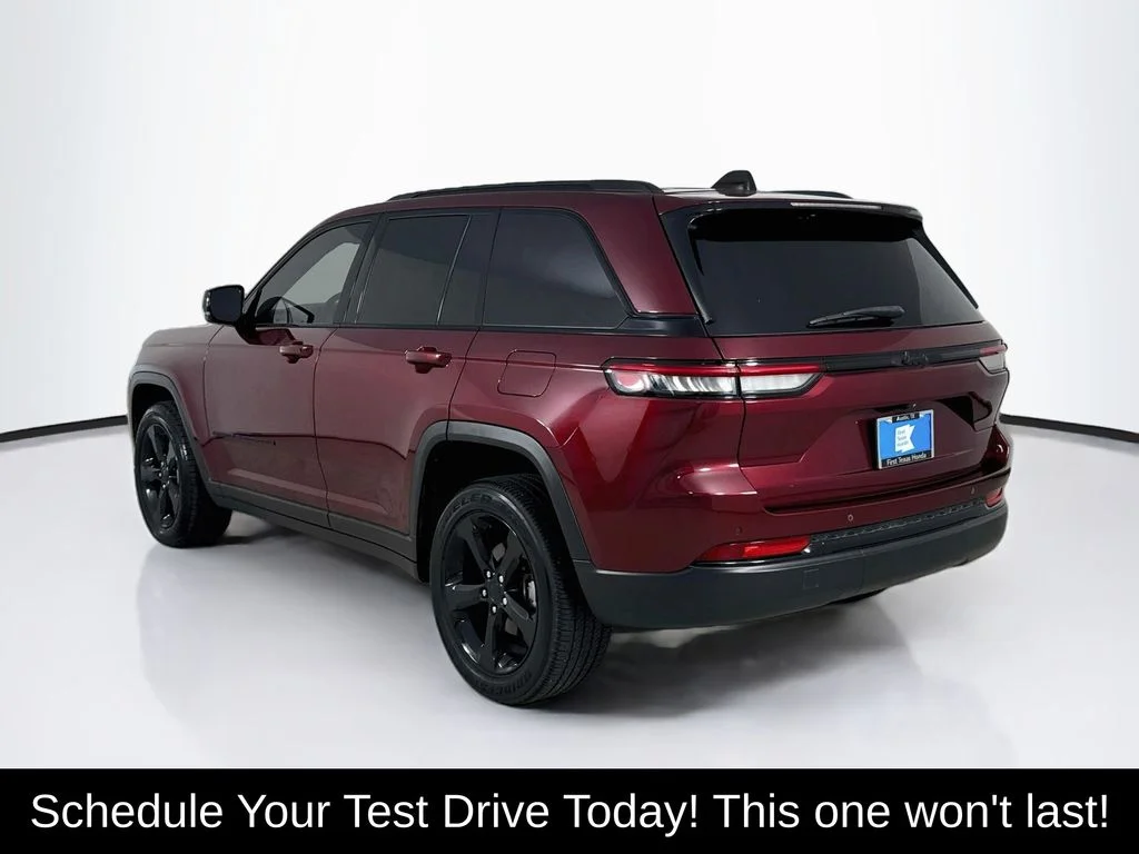 Used 2023 Velvet Red Pearlcoat Jeep Altitude image 6