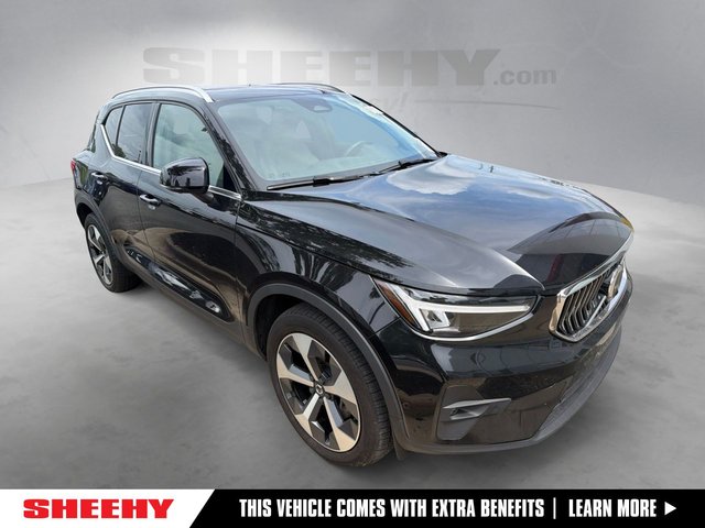 2023 Volvo XC40 B5 Plus Bright Theme
