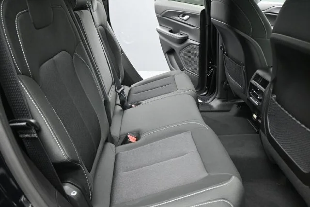 New 2026 Diamond Black Crystal Pearl-Coat Exterior Paint Jeep Laredo X image 23