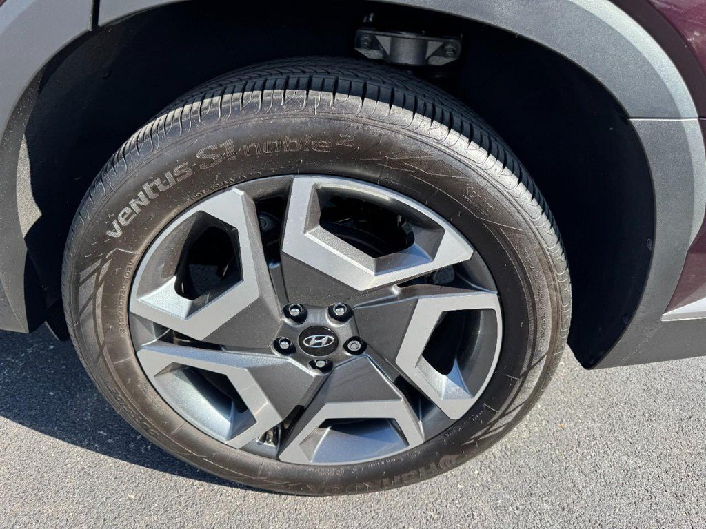 Used 2024 Red Hyundai SEL image 7