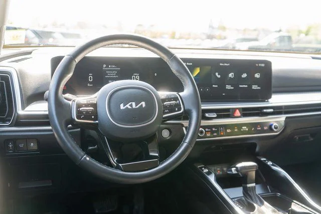 Used 2025 White Kia EX image 15