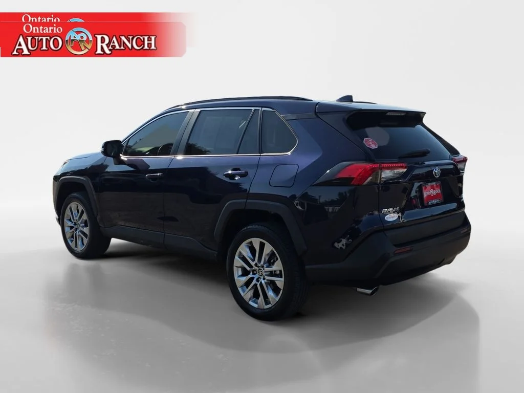Used 2025 Blueprint Toyota XLE Premium image 3
