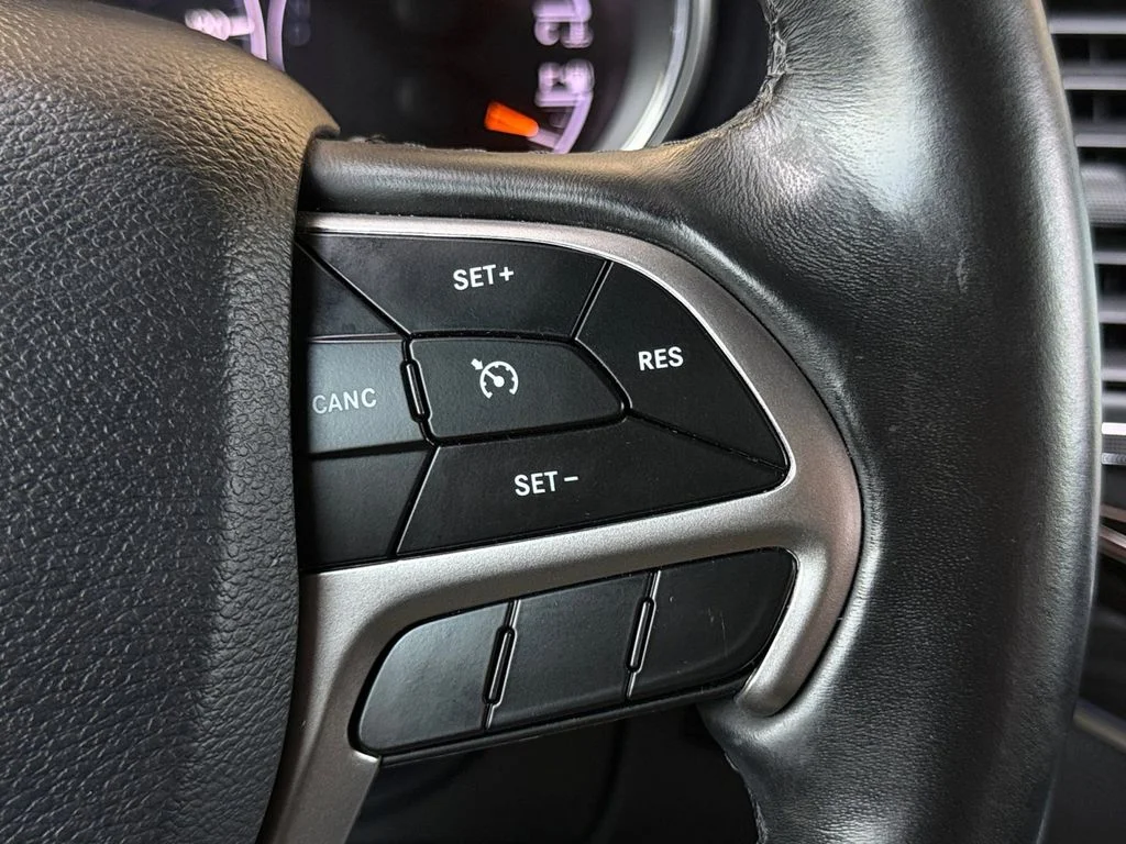 Used 2019 Red Jeep Limited image 33