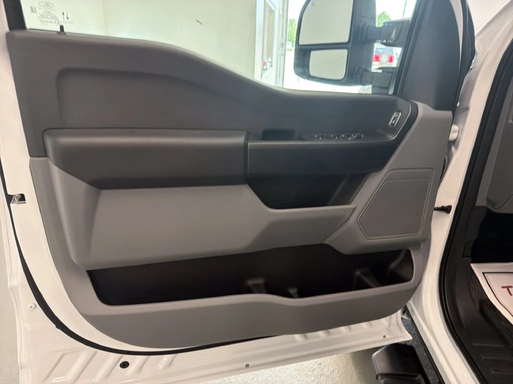 New 2027 Oxford White Ford F-350® XL image 13
