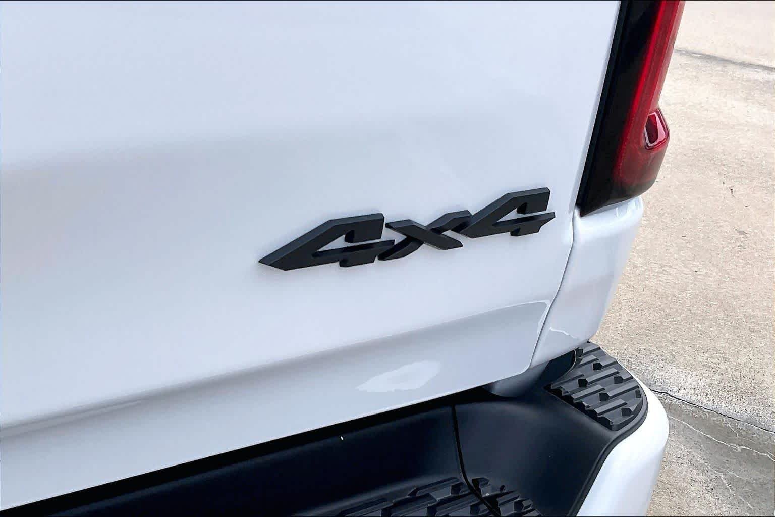 New 2026 Bright White Clear-Coat Exterior Paint RAM Laramie image 15