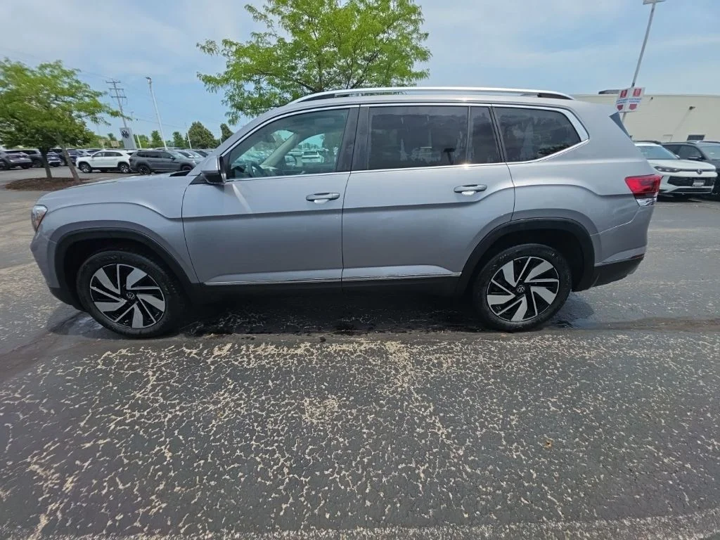 2026 Volkswagen Atlas SEL - Photo 2