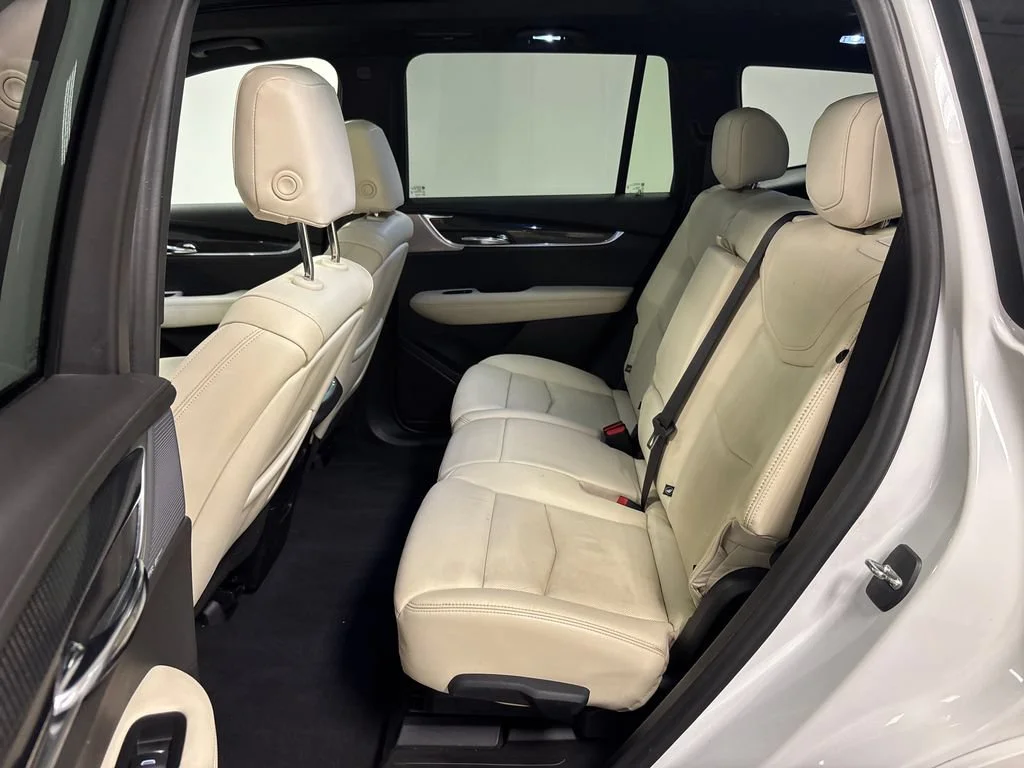Used 2020 CRYSTAL WHITE TRICOAT Cadillac AWD Sport image 29