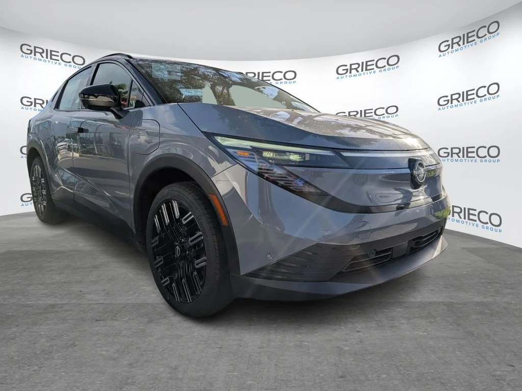 2026 Nissan Leaf Platinum+'s photo