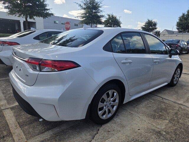 Used 2026 Wind Chill Pearl Toyota LE image 4