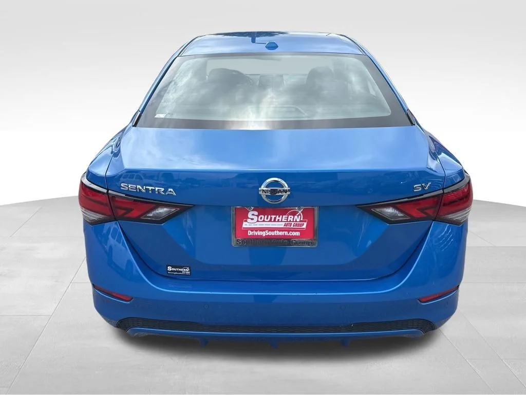 Used 2022 Blue Nissan SV image 4