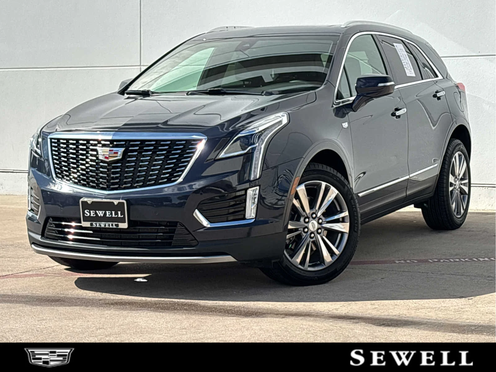 2025 Cadillac XT5 FWD Premium Luxury's photo