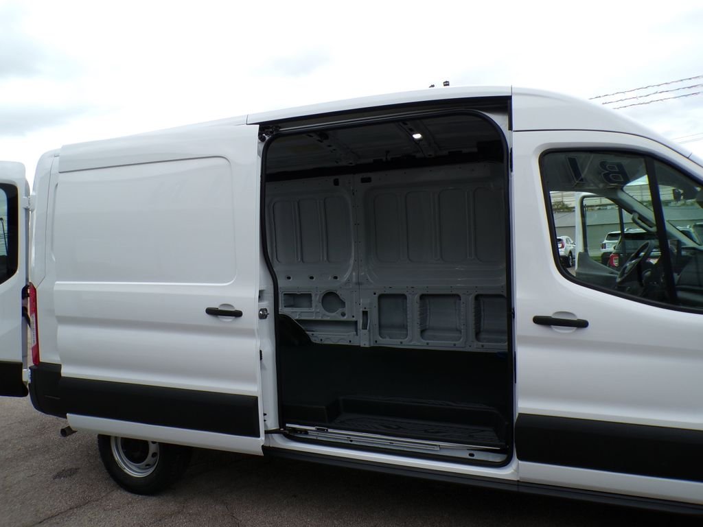 New 2026 Oxford White Ford Cargo Van image 22