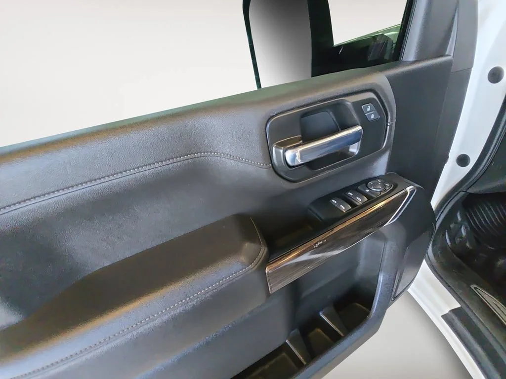 Used 2023 Summit White Chevrolet LT image 10